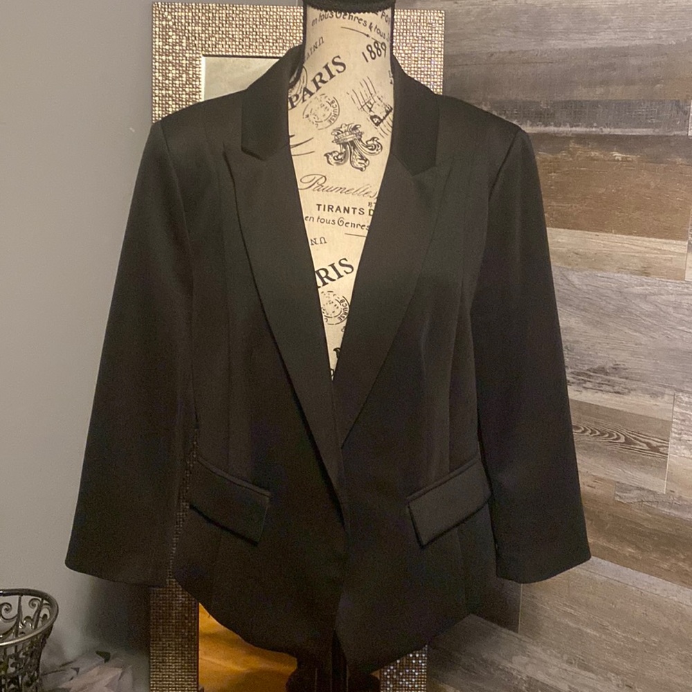 Forever 21 black 3/4 sleeve blazer